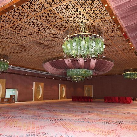 Afc Hotel Indore Exteriör bild