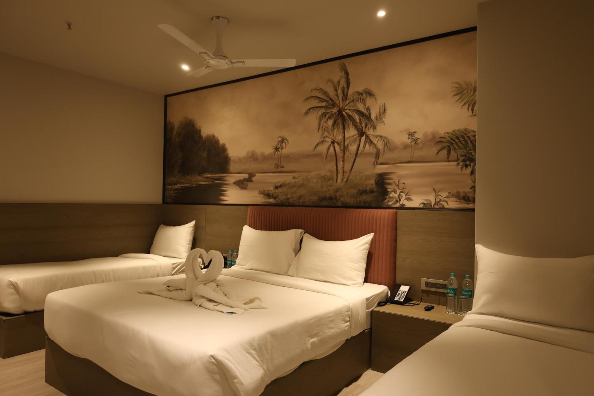 Afc Hotel Indore Exteriör bild