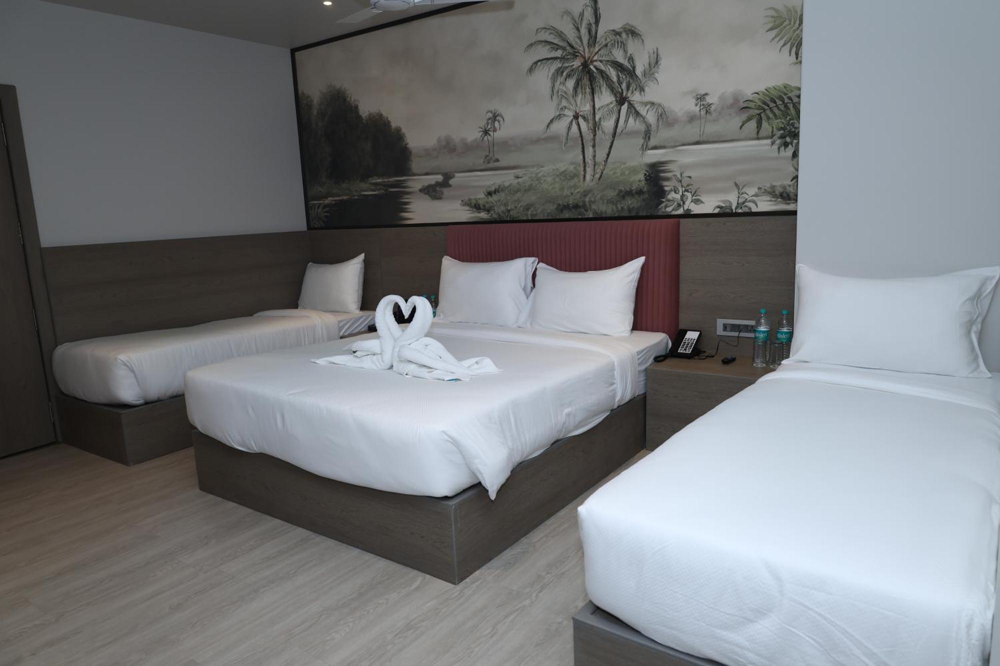 Afc Hotel Indore Exteriör bild